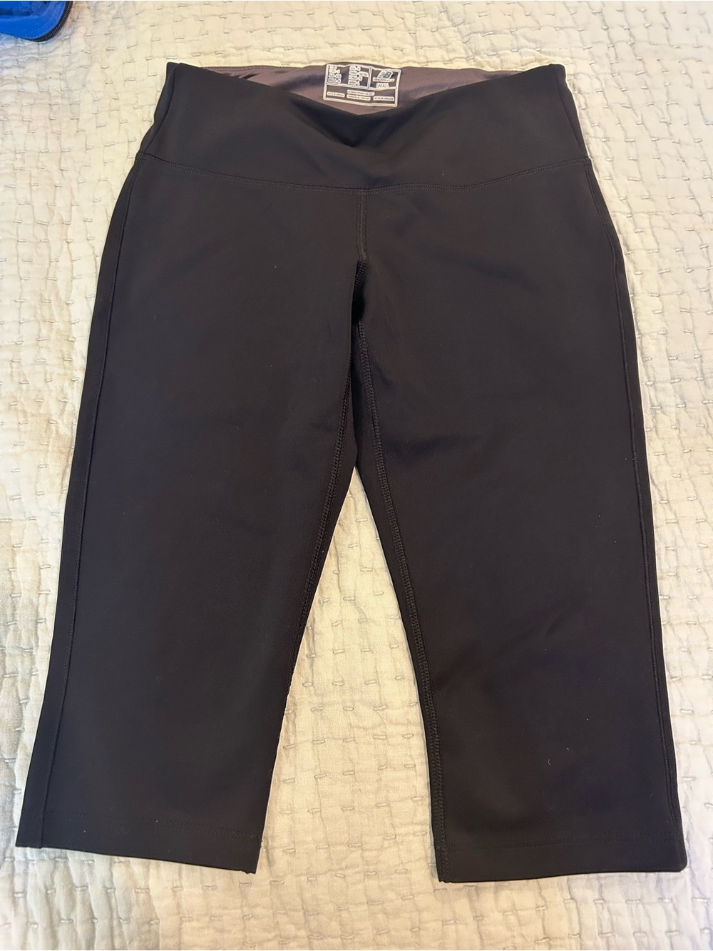 New balance Women’s cropped leggings. Size S.